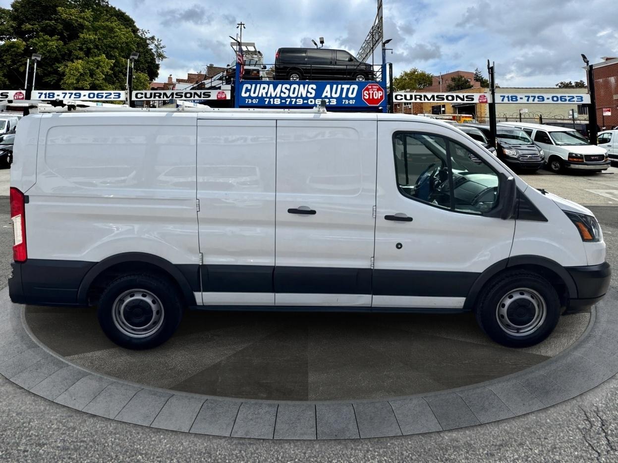 Ford Transit Van T-150 130" Low Rf 8600 GVWR Swing-Out RH Dr 2018