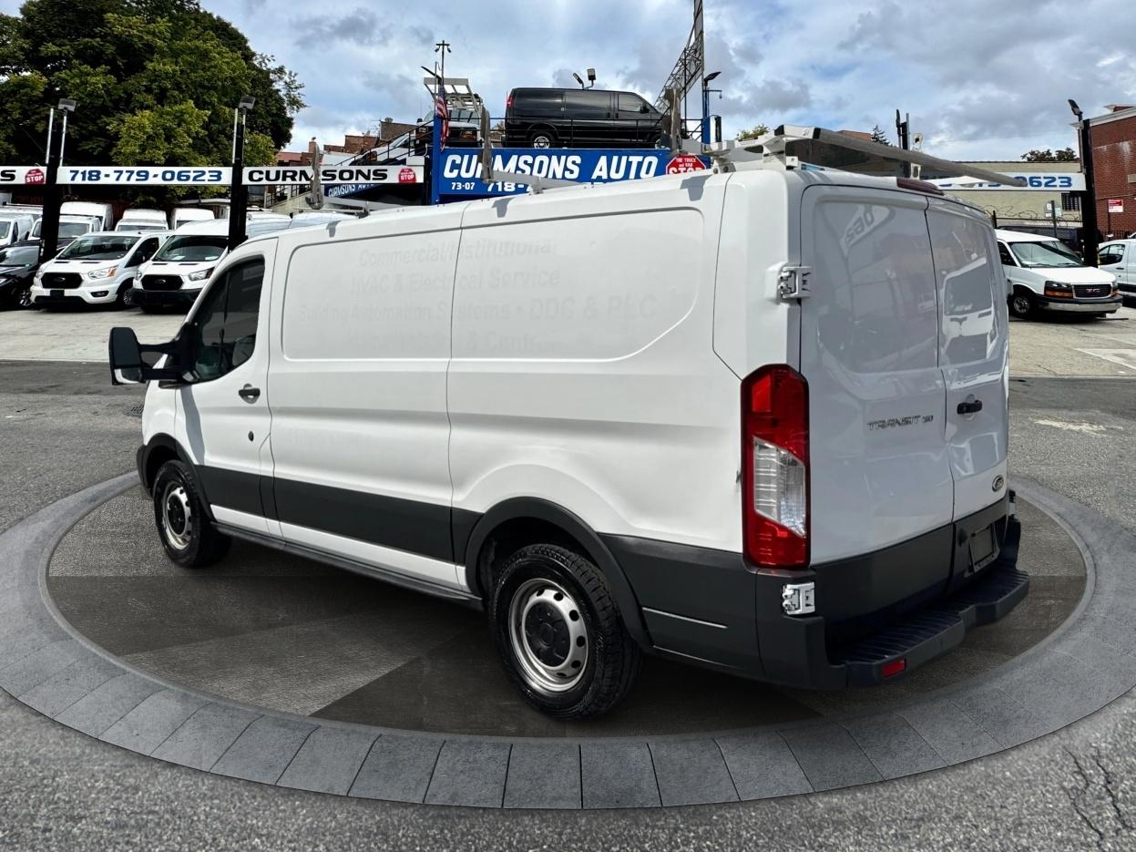 Ford Transit Van T-150 130" Low Rf 8600 GVWR Swing-Out RH Dr 2018