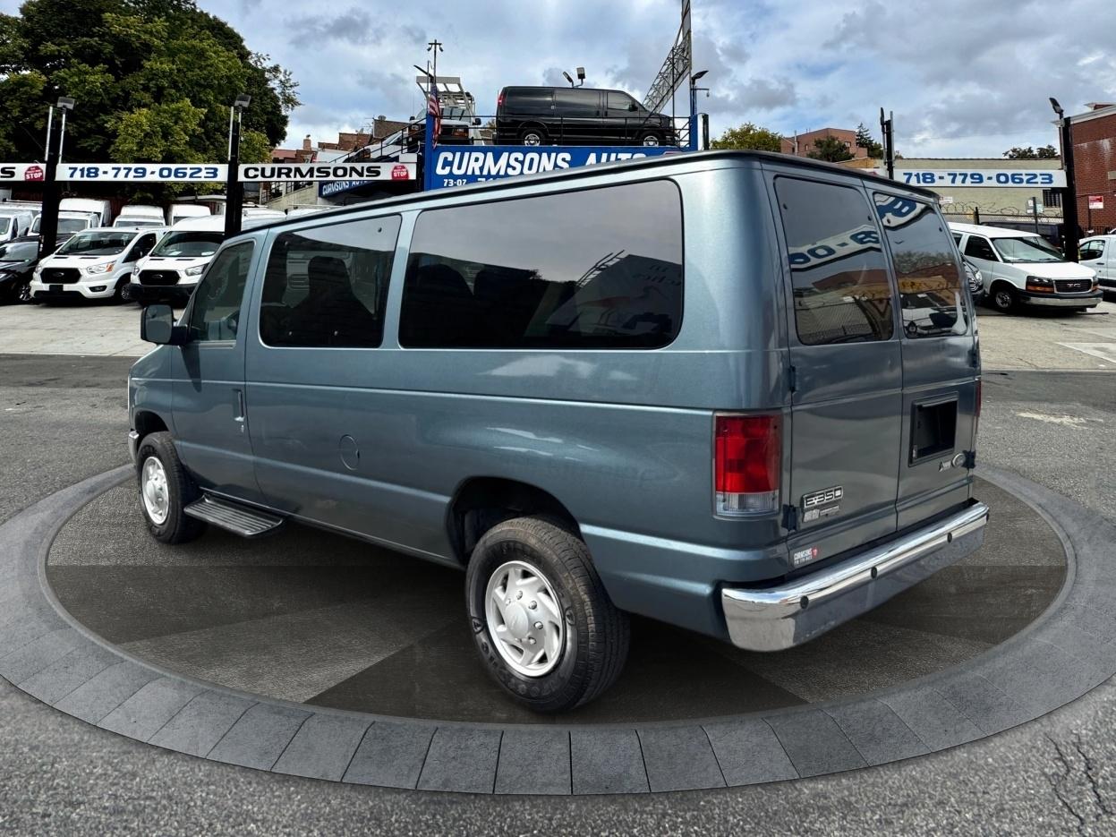 Ford Econoline Wagon E-350 Super Duty XLT 2013
