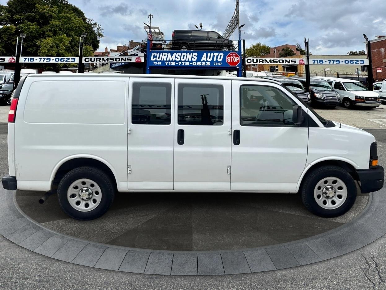 Chevrolet Express Cargo Van RWD 1500 135" 2012