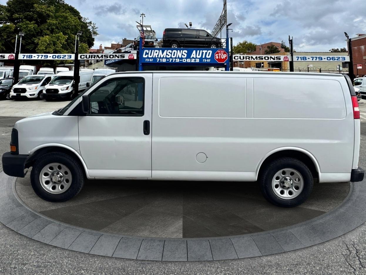 Chevrolet Express Cargo Van RWD 1500 135" 2012