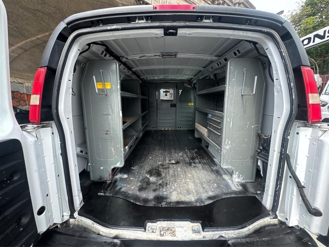 Chevrolet Express Cargo Van RWD 1500 135" 2012