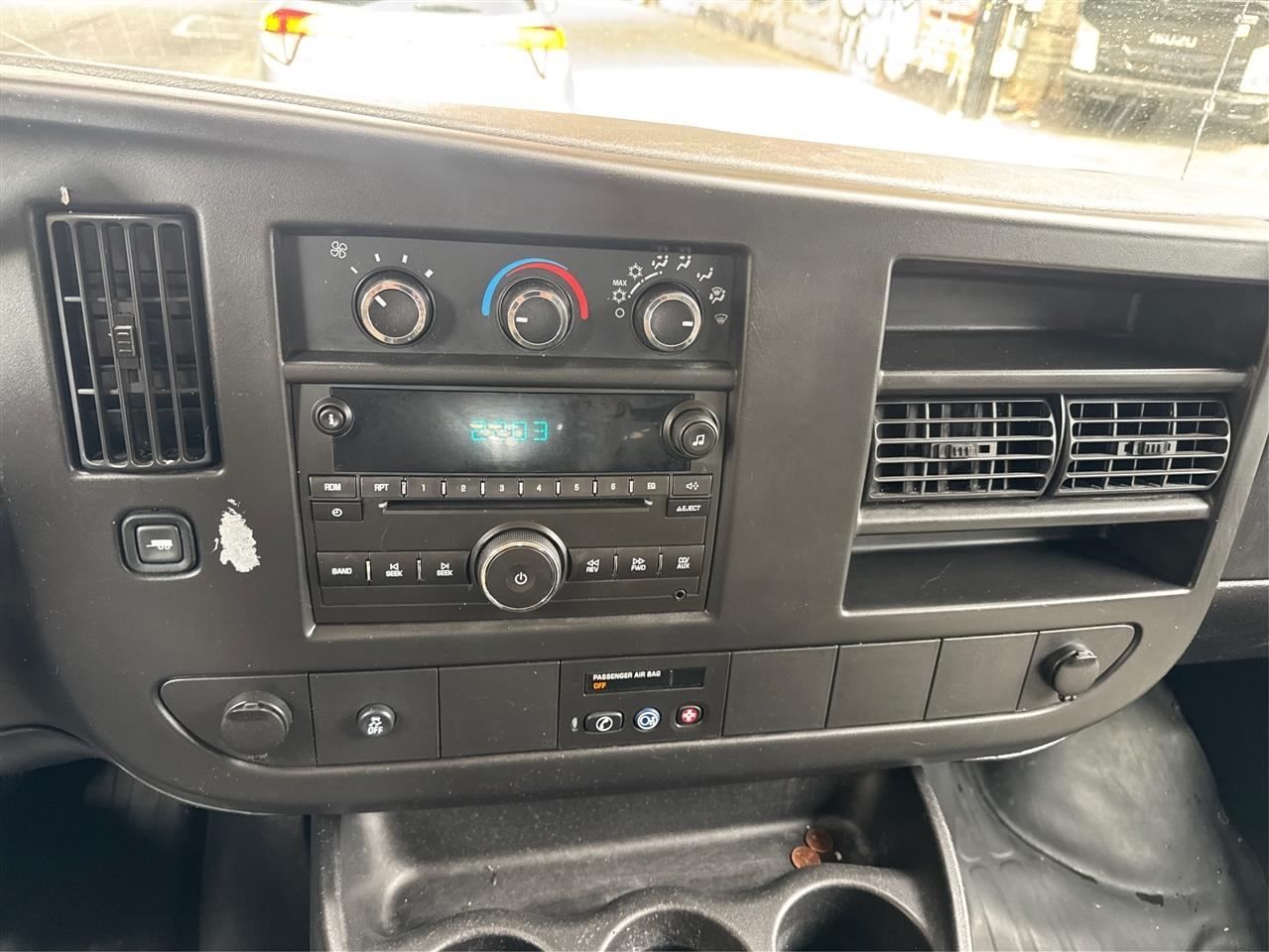 Chevrolet Express Cargo Van RWD 1500 135" 2012