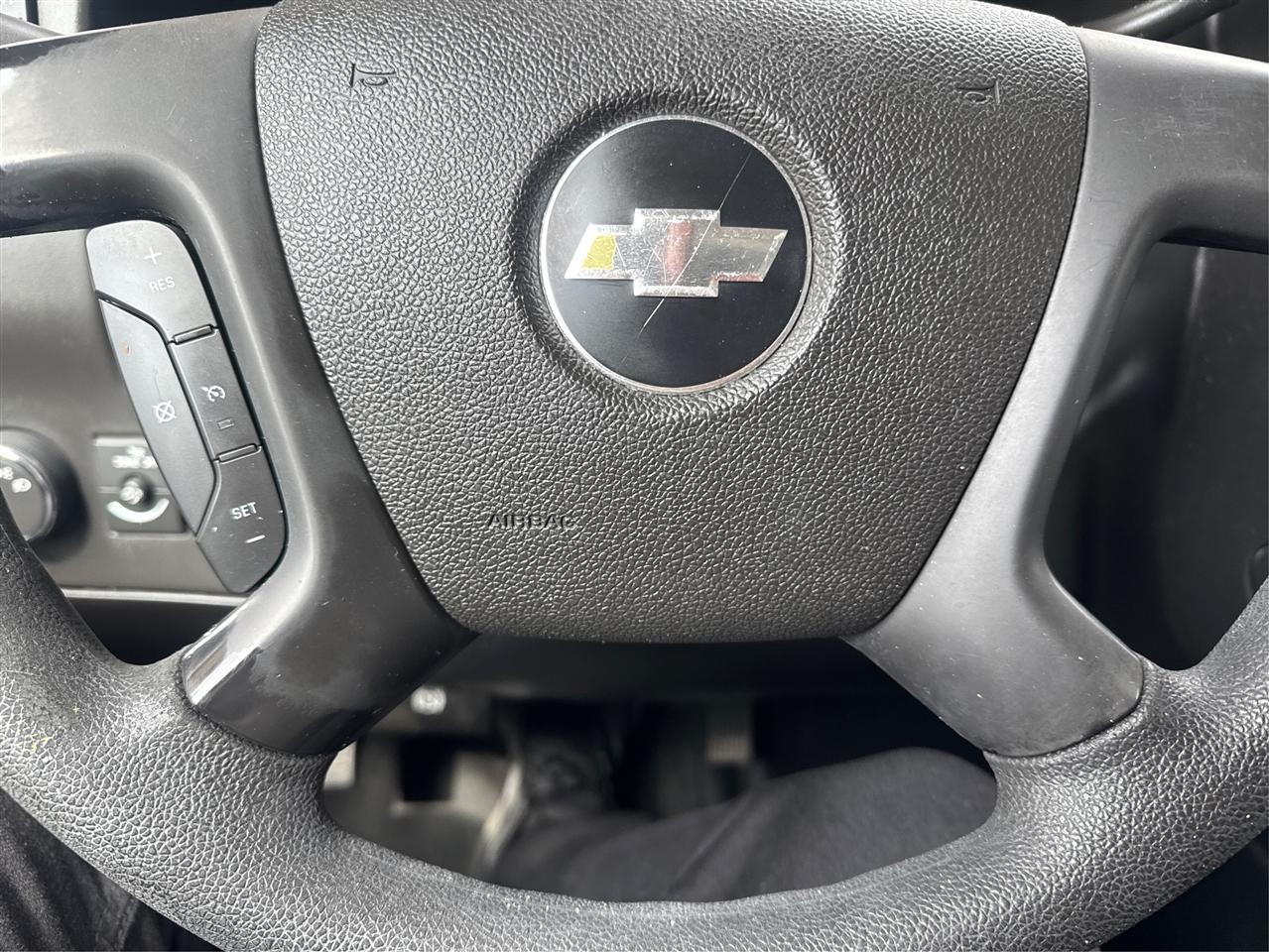 Chevrolet Express Cargo Van RWD 1500 135" 2012