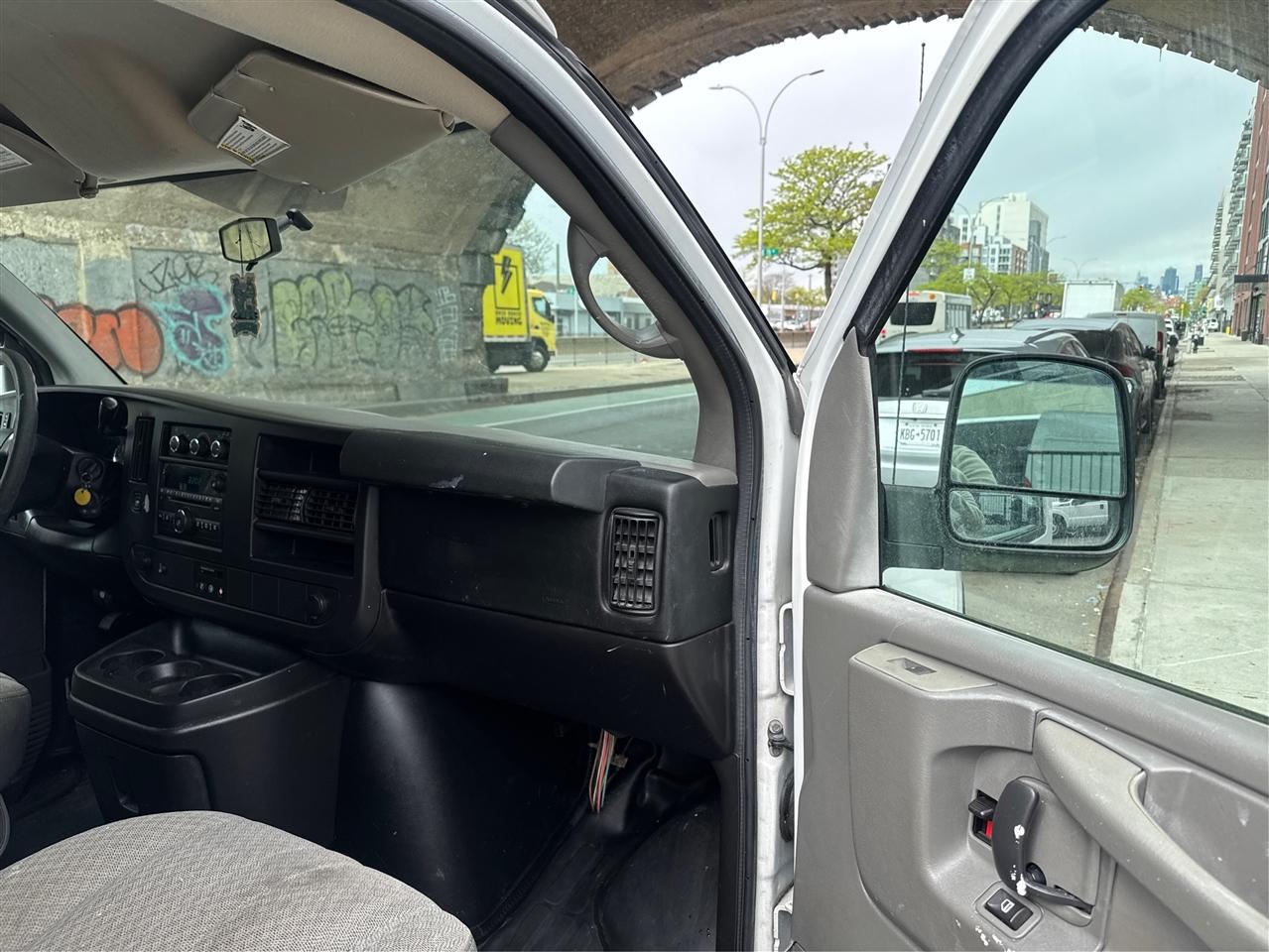 Chevrolet Express Cargo Van RWD 1500 135" 2012