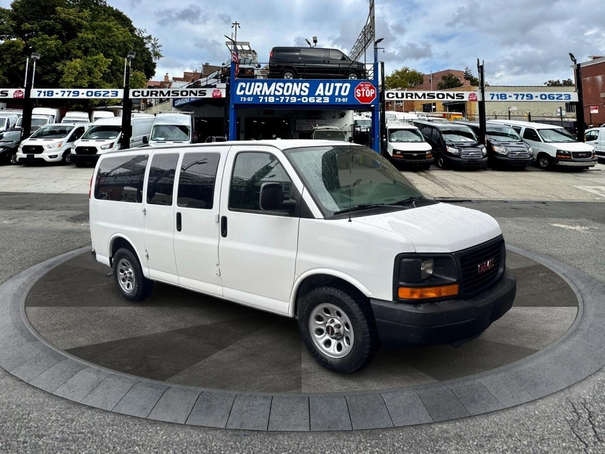 2009 GMC Savana Passenger RWD 1500 135"