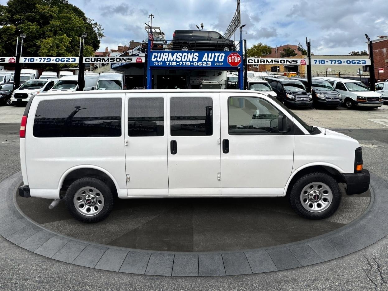 GMC Savana Passenger RWD 1500 135" 2009