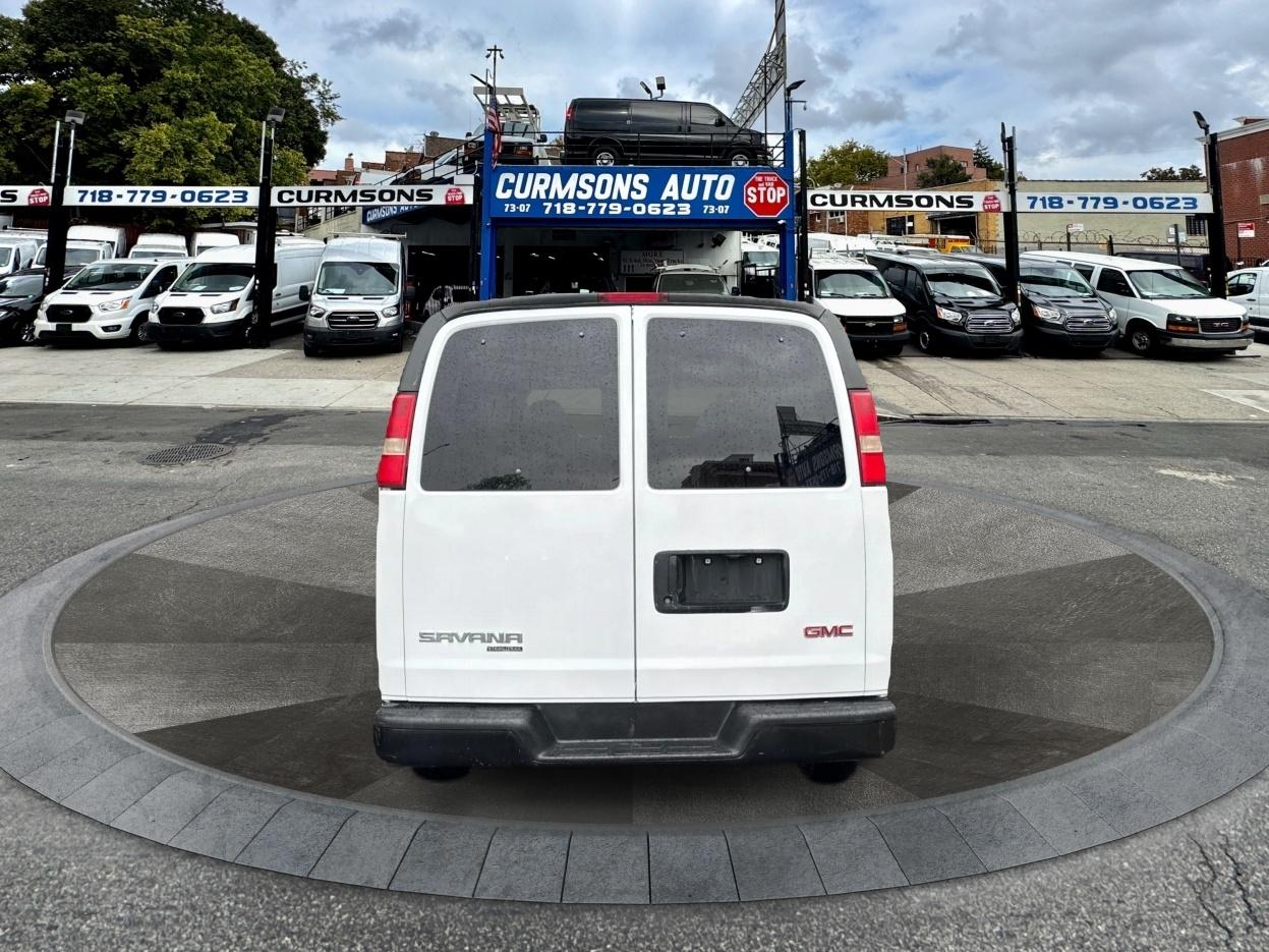 GMC Savana Passenger RWD 1500 135" 2009