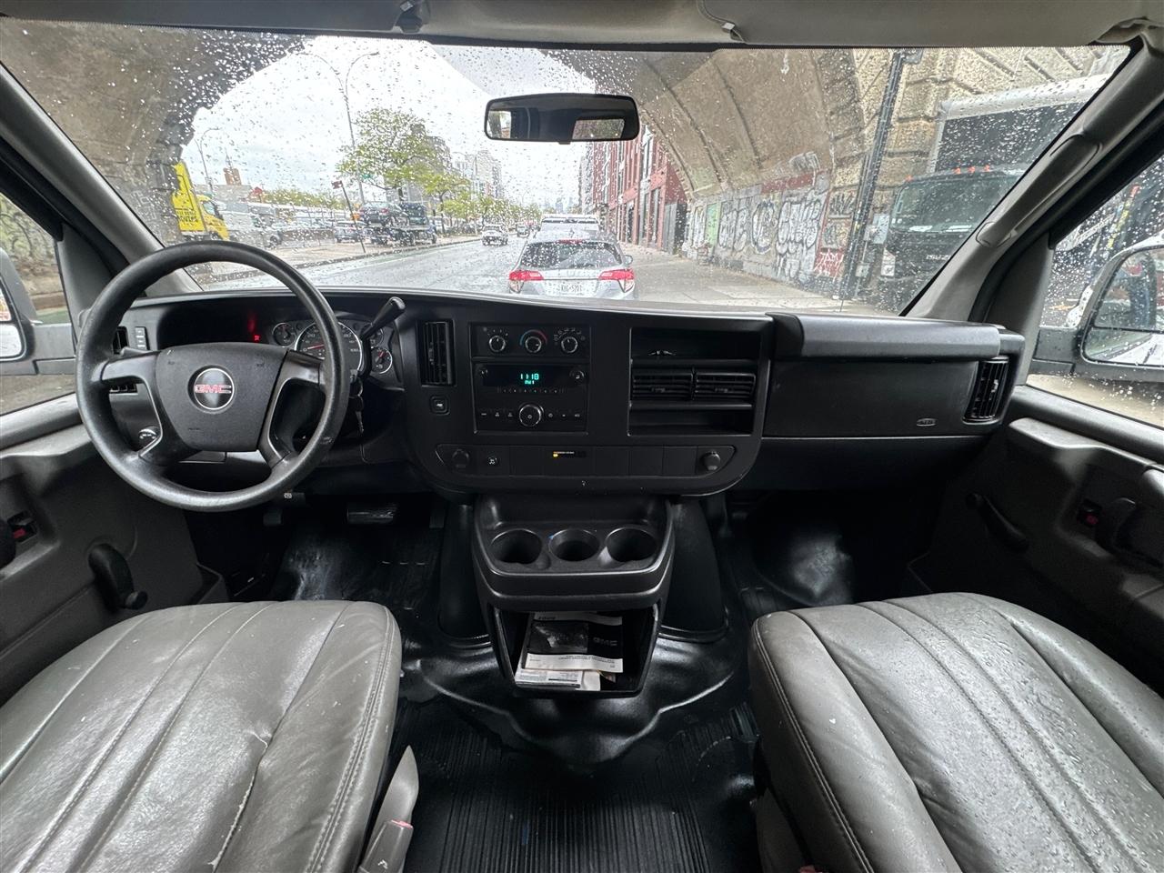 GMC Savana Passenger RWD 1500 135" 2009