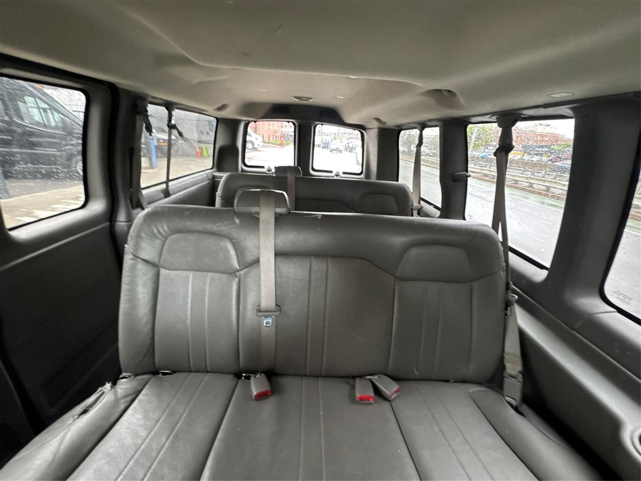 GMC Savana Passenger RWD 1500 135" 2009