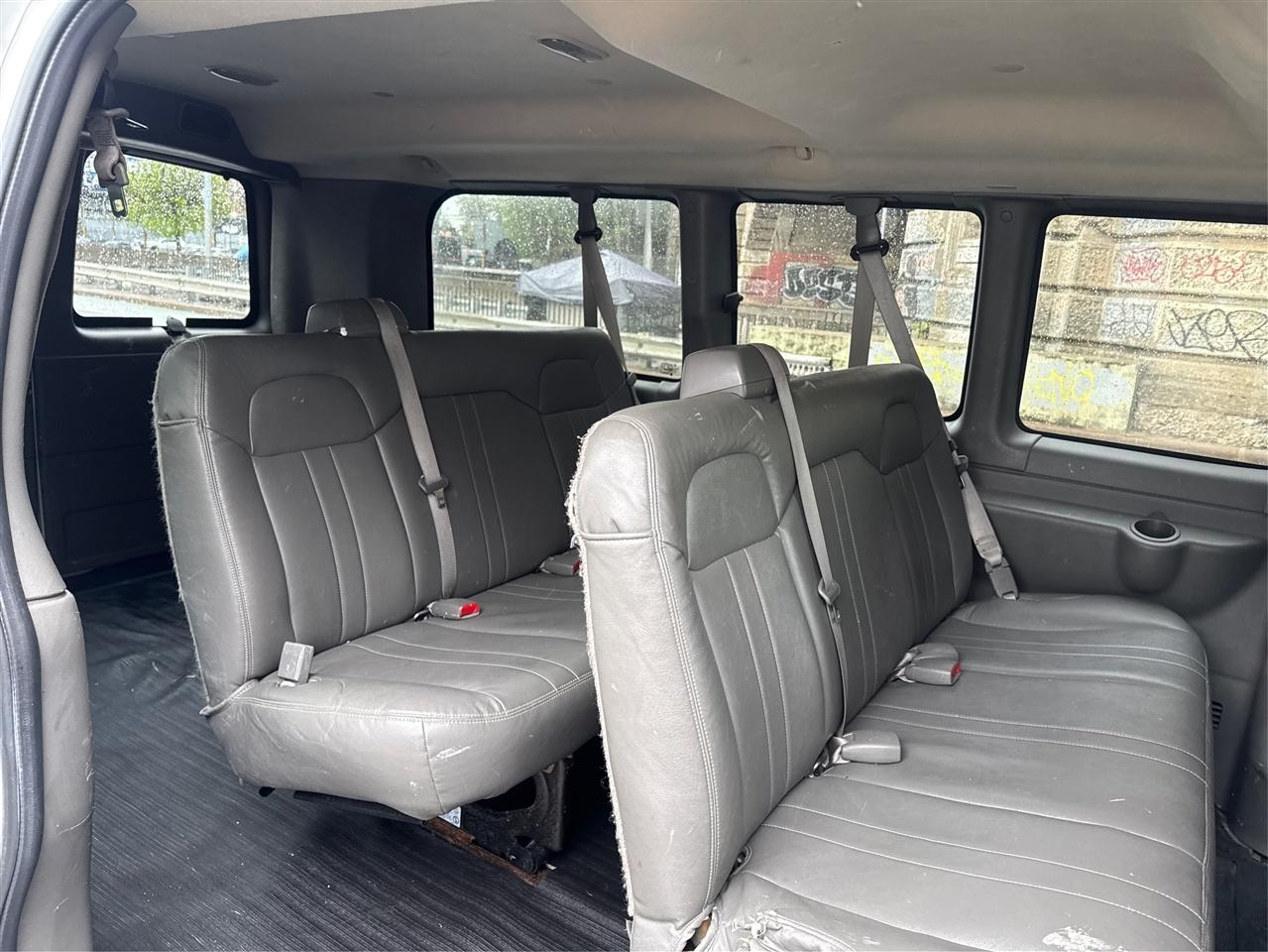 GMC Savana Passenger RWD 1500 135" 2009