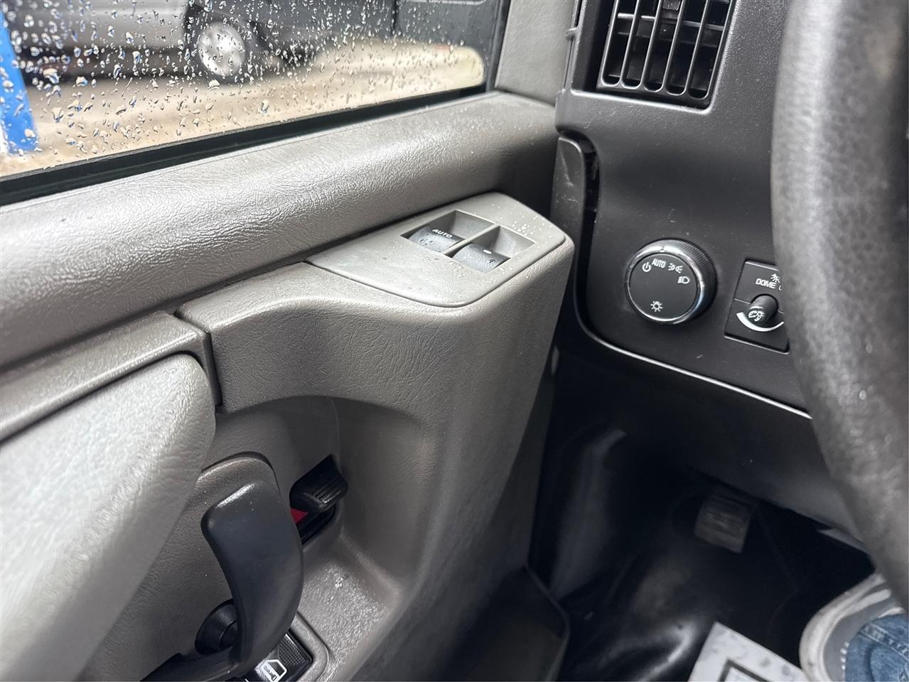 Chevrolet Express Cargo Van RWD 2500 155" 2015