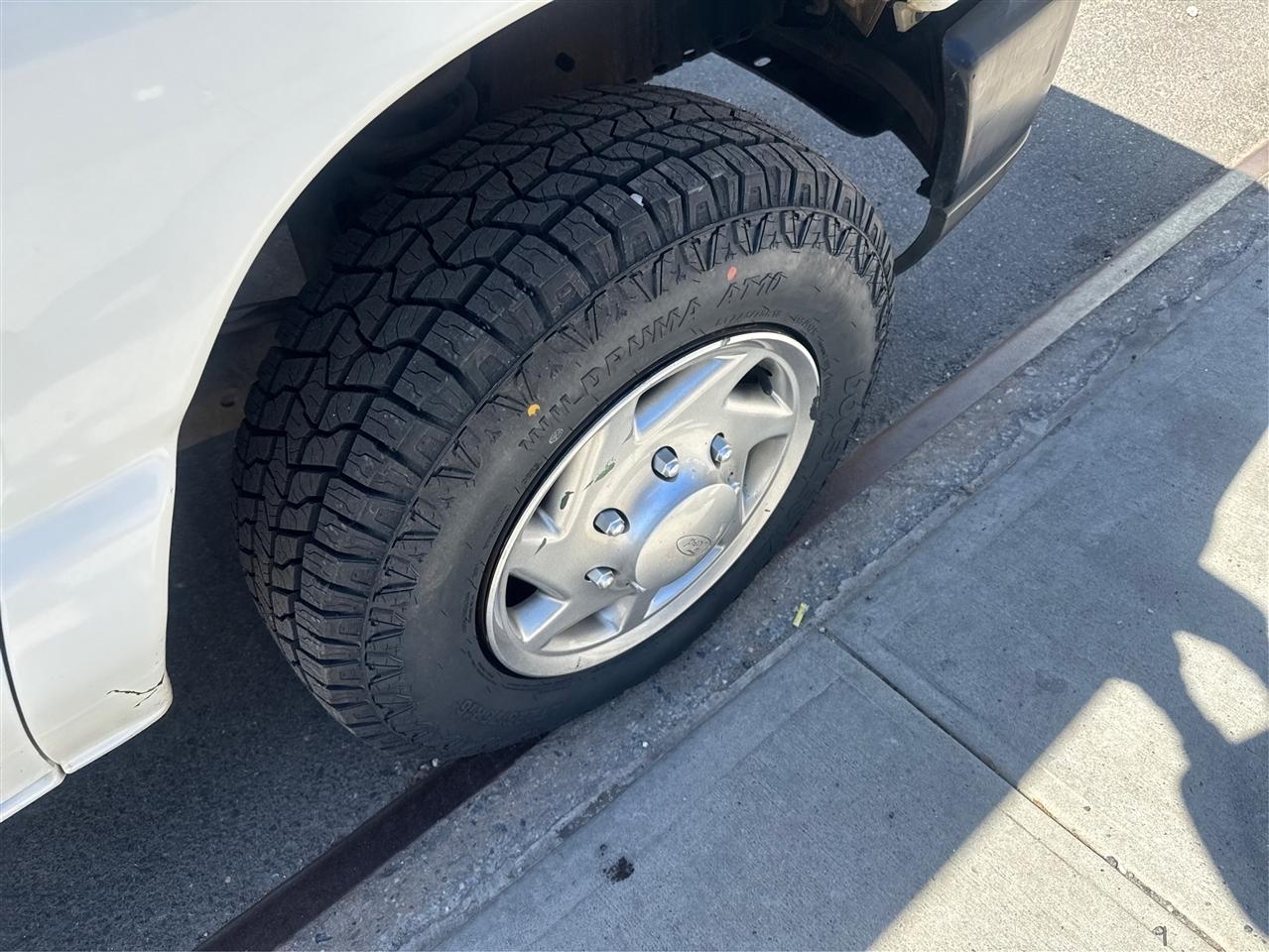 Ford Econoline Cargo Van E-150 Recreational 2009