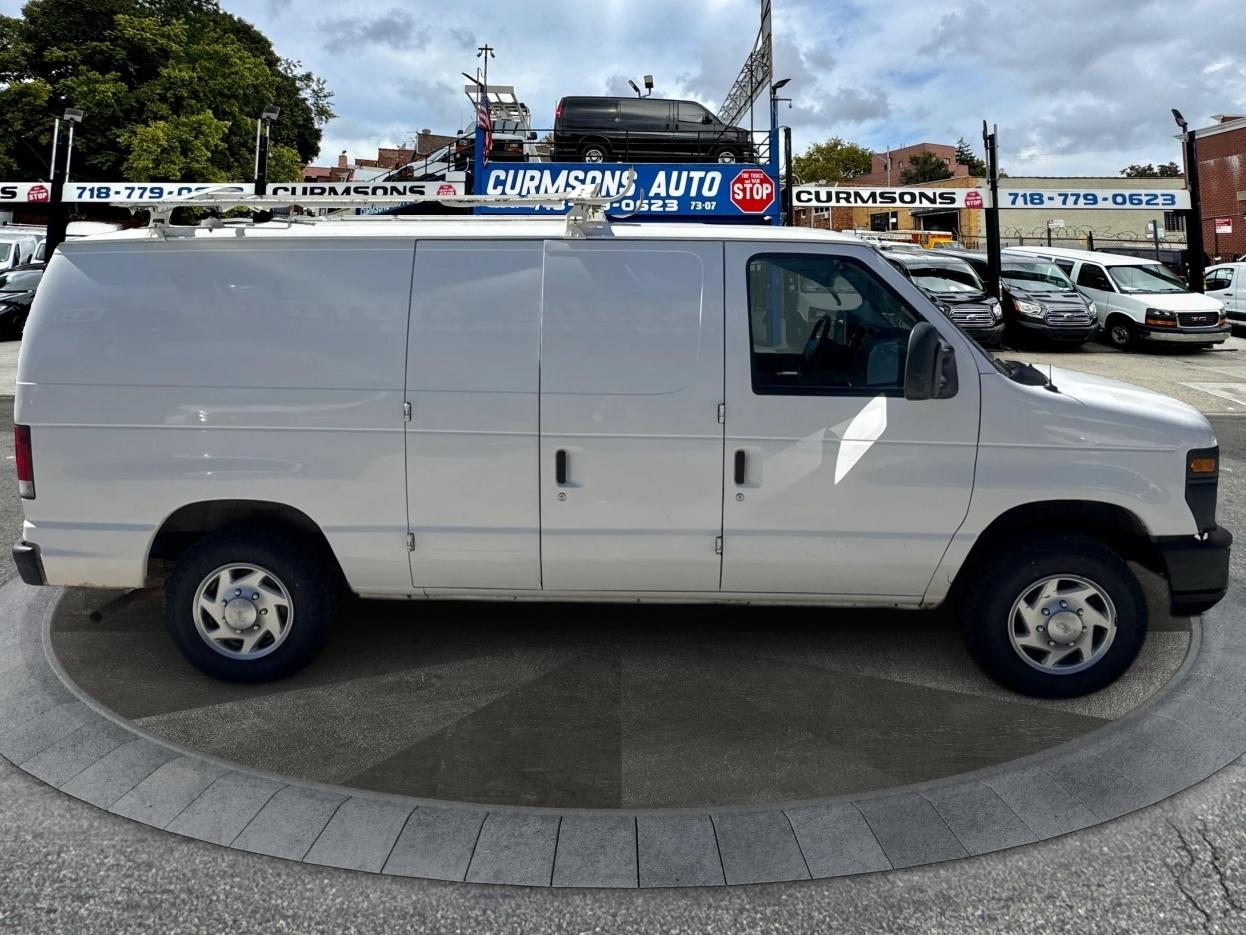 Ford Econoline Cargo Van E-150 2009