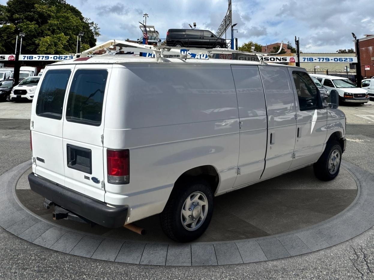 Ford Econoline Cargo Van E-150 2009