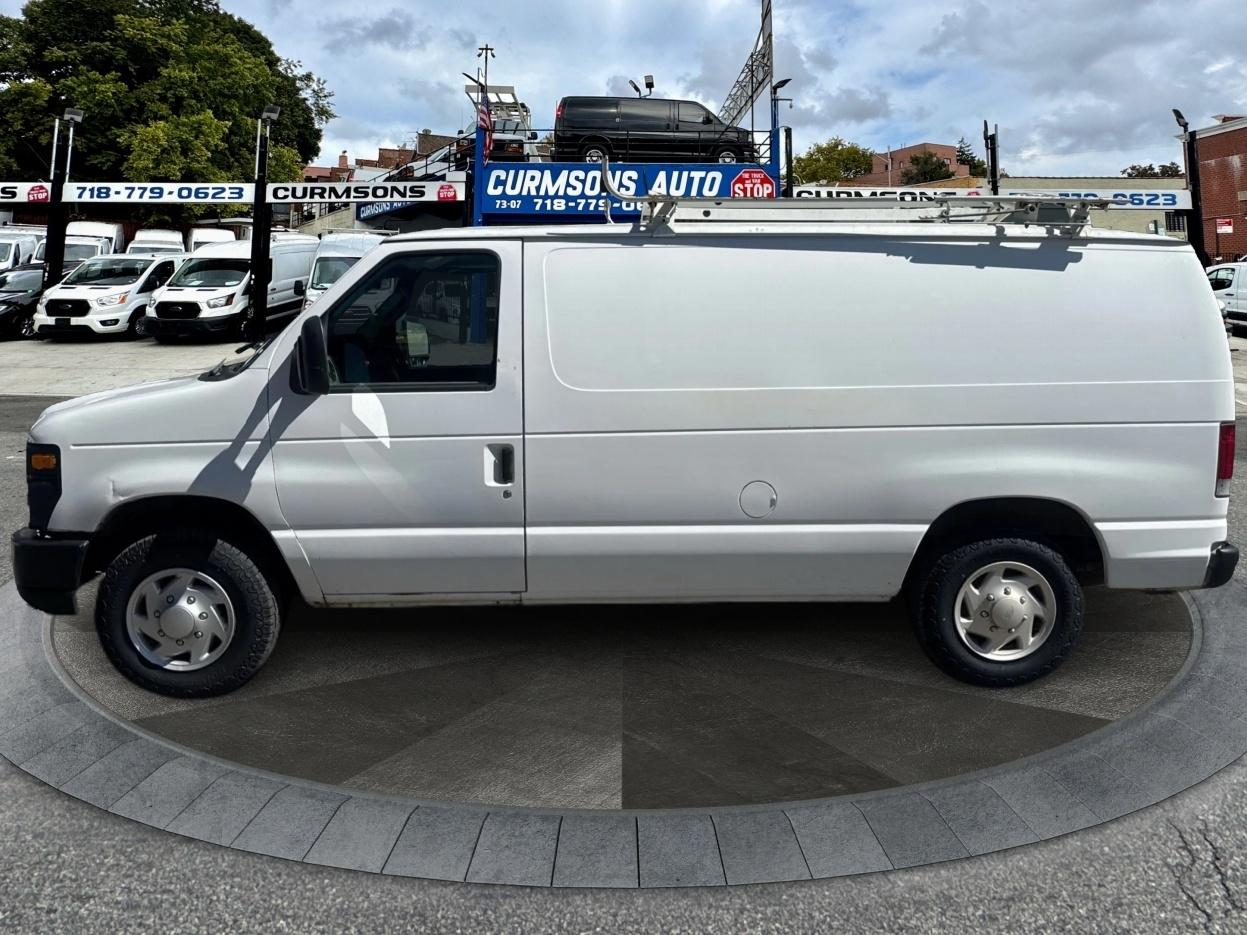 Ford Econoline Cargo Van E-150 2009