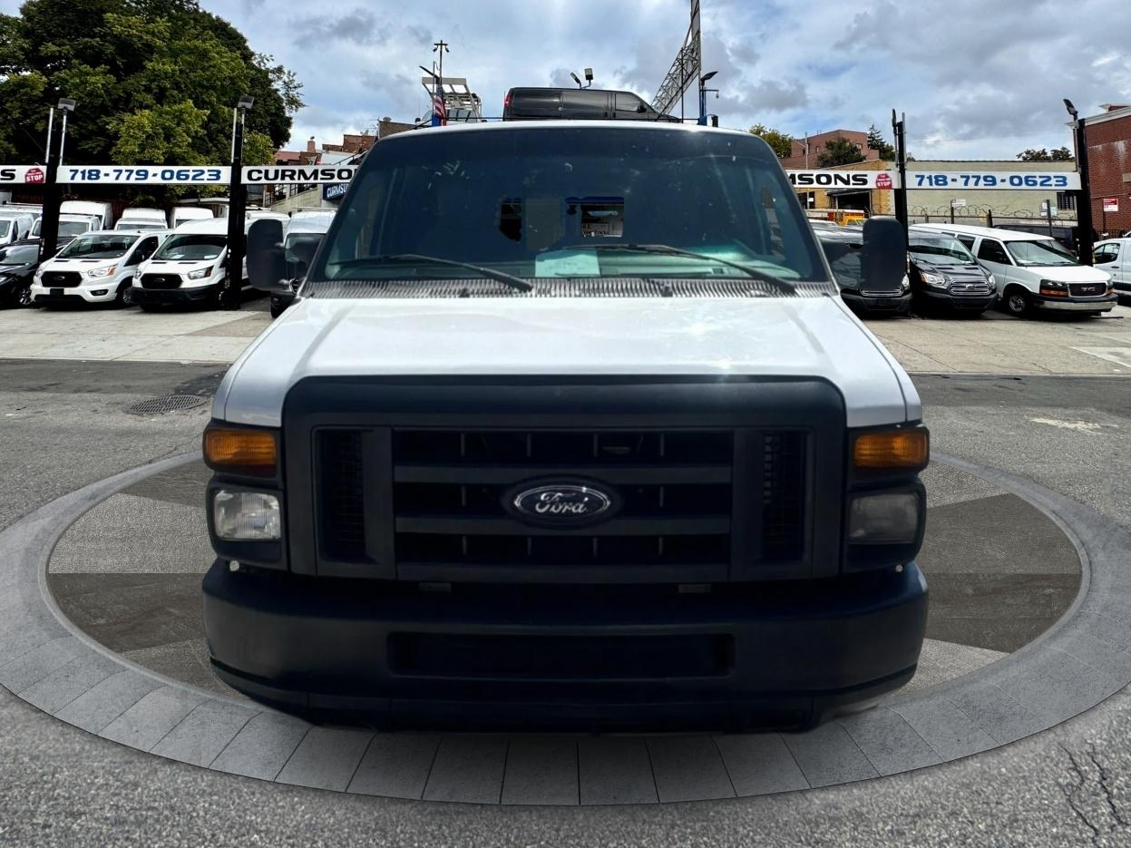 Ford Econoline Cargo Van E-150 2009