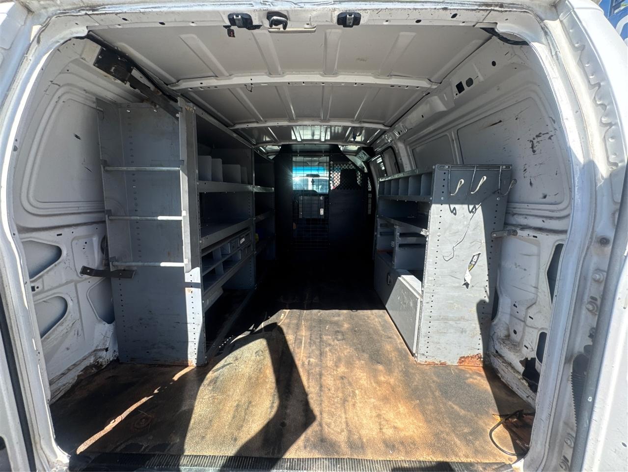 Ford Econoline Cargo Van E-150 2009