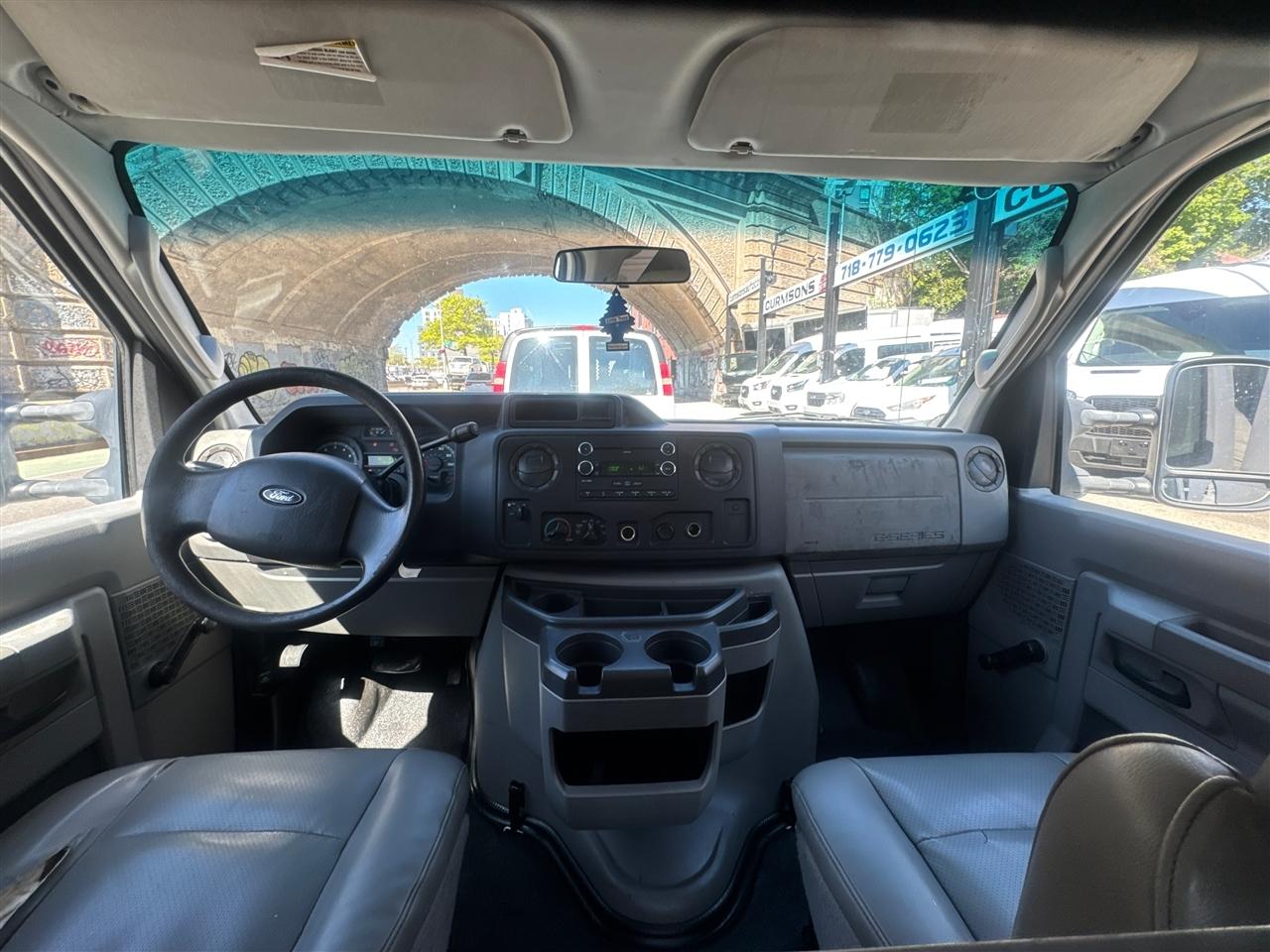 Ford Econoline Cargo Van E-150 2009