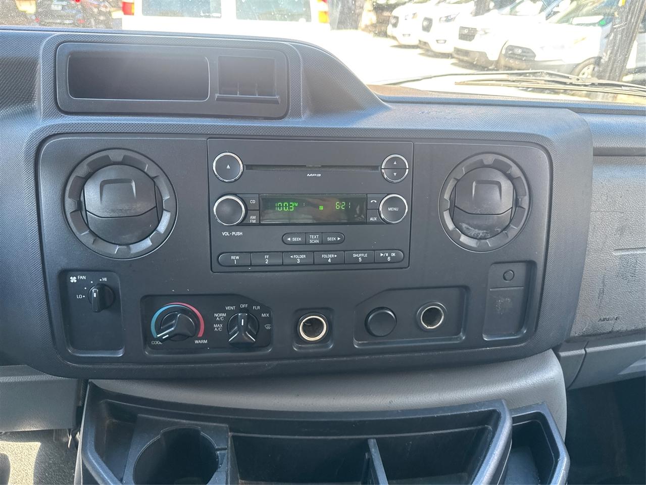 Ford Econoline Cargo Van E-150 2009