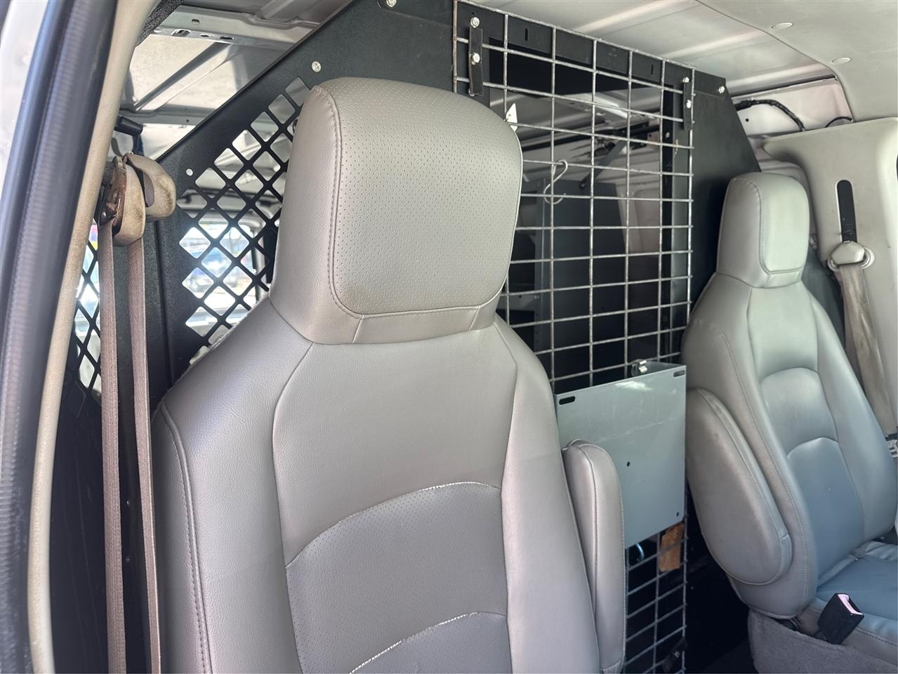 Ford Econoline Cargo Van E-150 2009