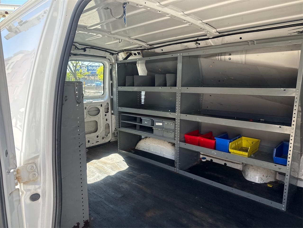 Ford Econoline Cargo Van E-150 2009