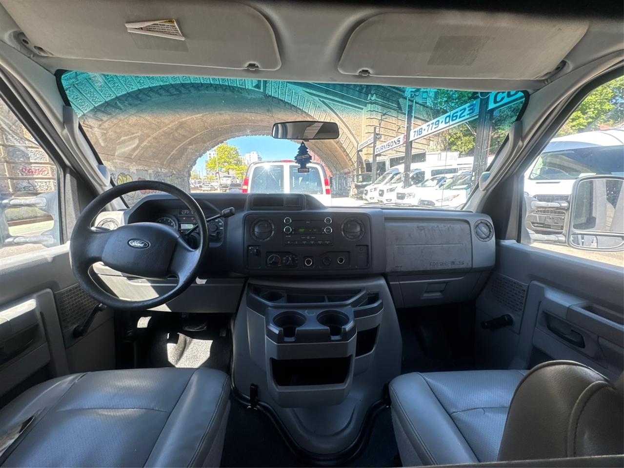 Ford Econoline Cargo Van E-150 2009
