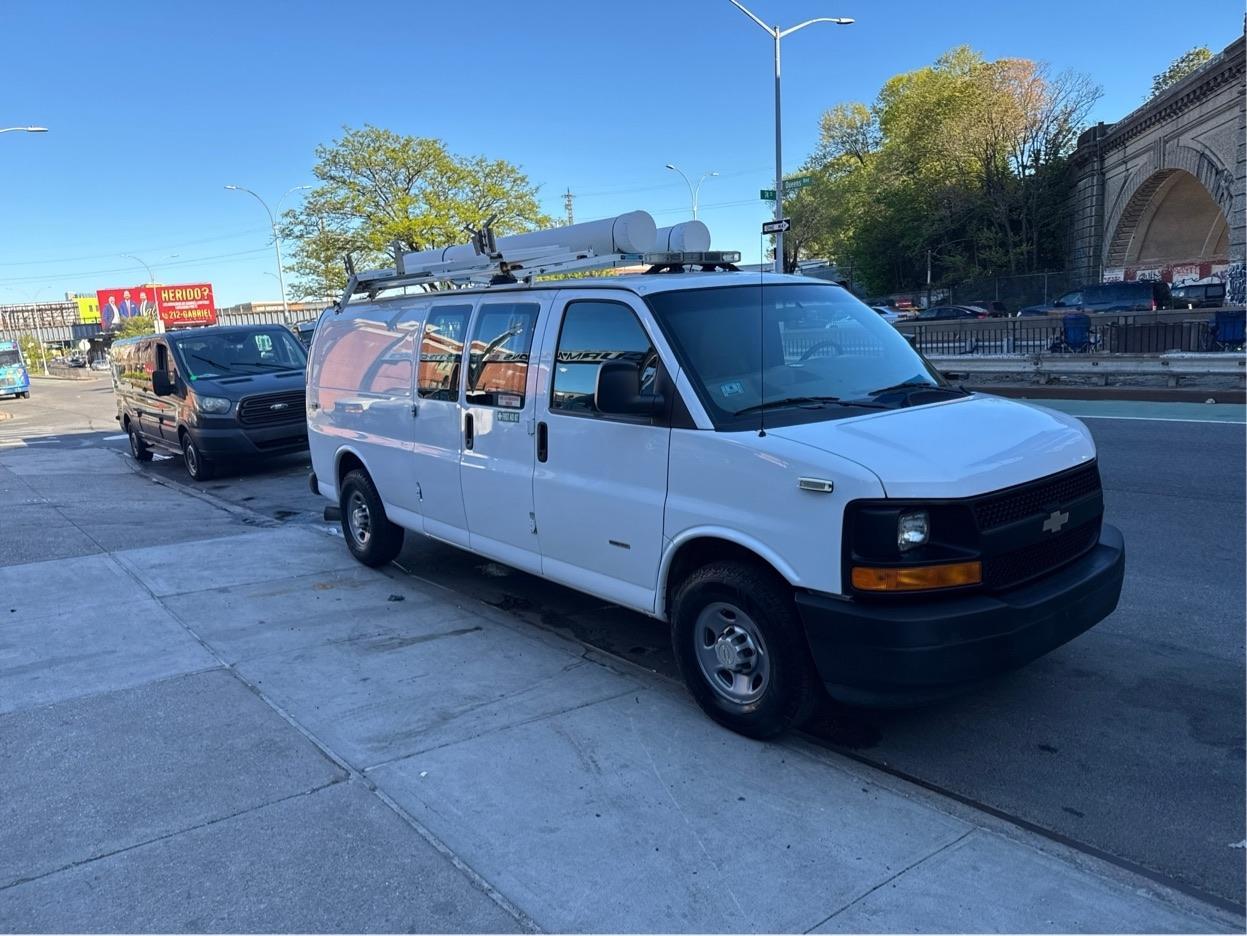 Chevrolet Express Cargo Van RWD 2500 155" Diesel 2013