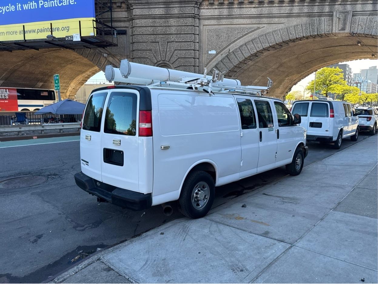 Chevrolet Express Cargo Van RWD 2500 155" Diesel 2013