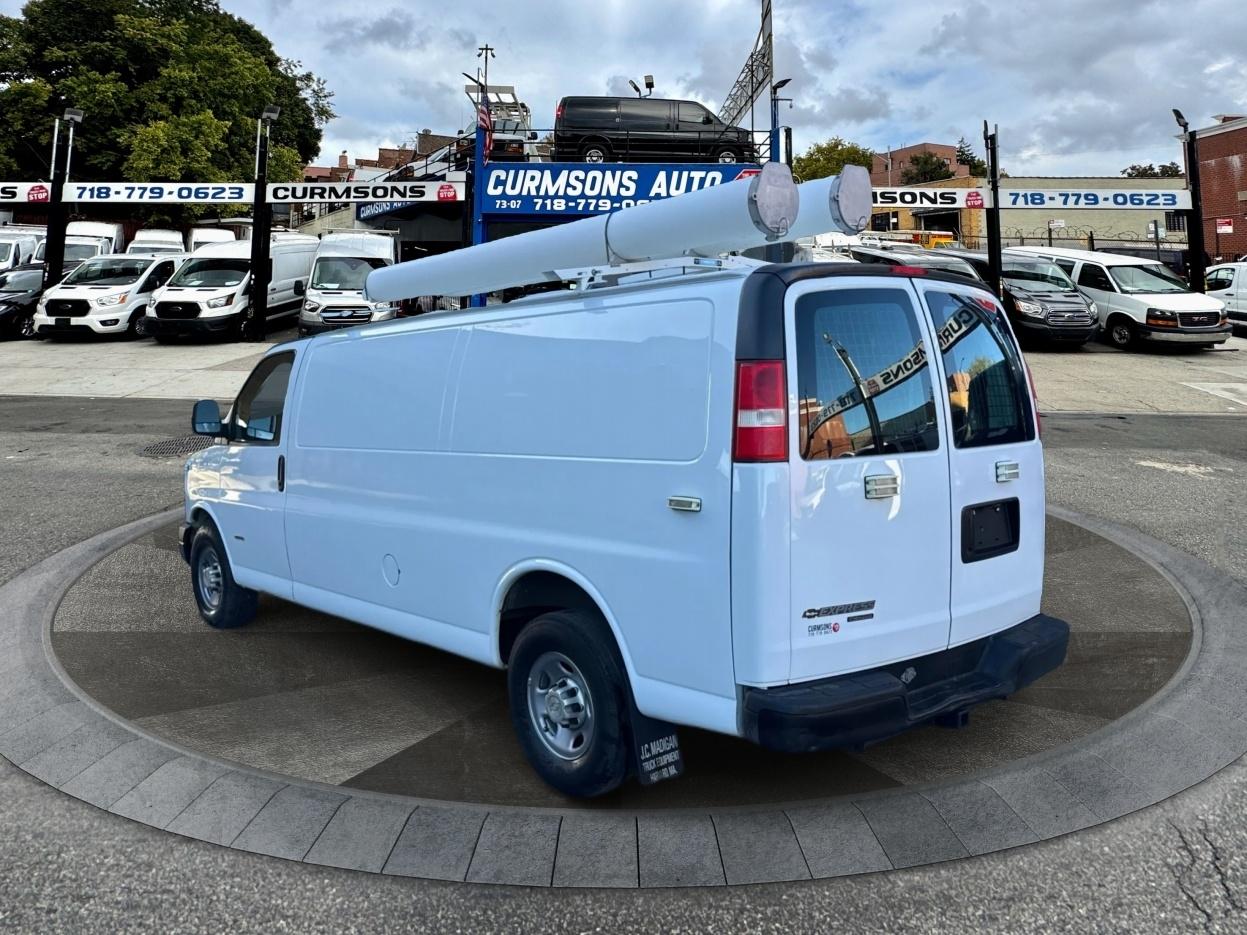 Chevrolet Express Cargo Van RWD 2500 155" Diesel 2013