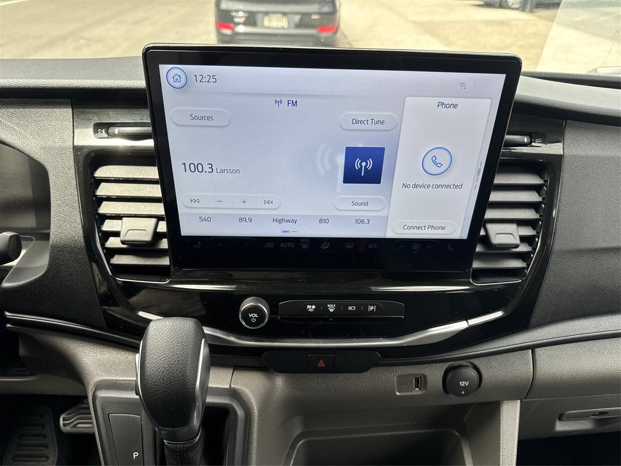 Ford Transit Passenger Wagon T-350 148" Low Roof XLT RWD 2026