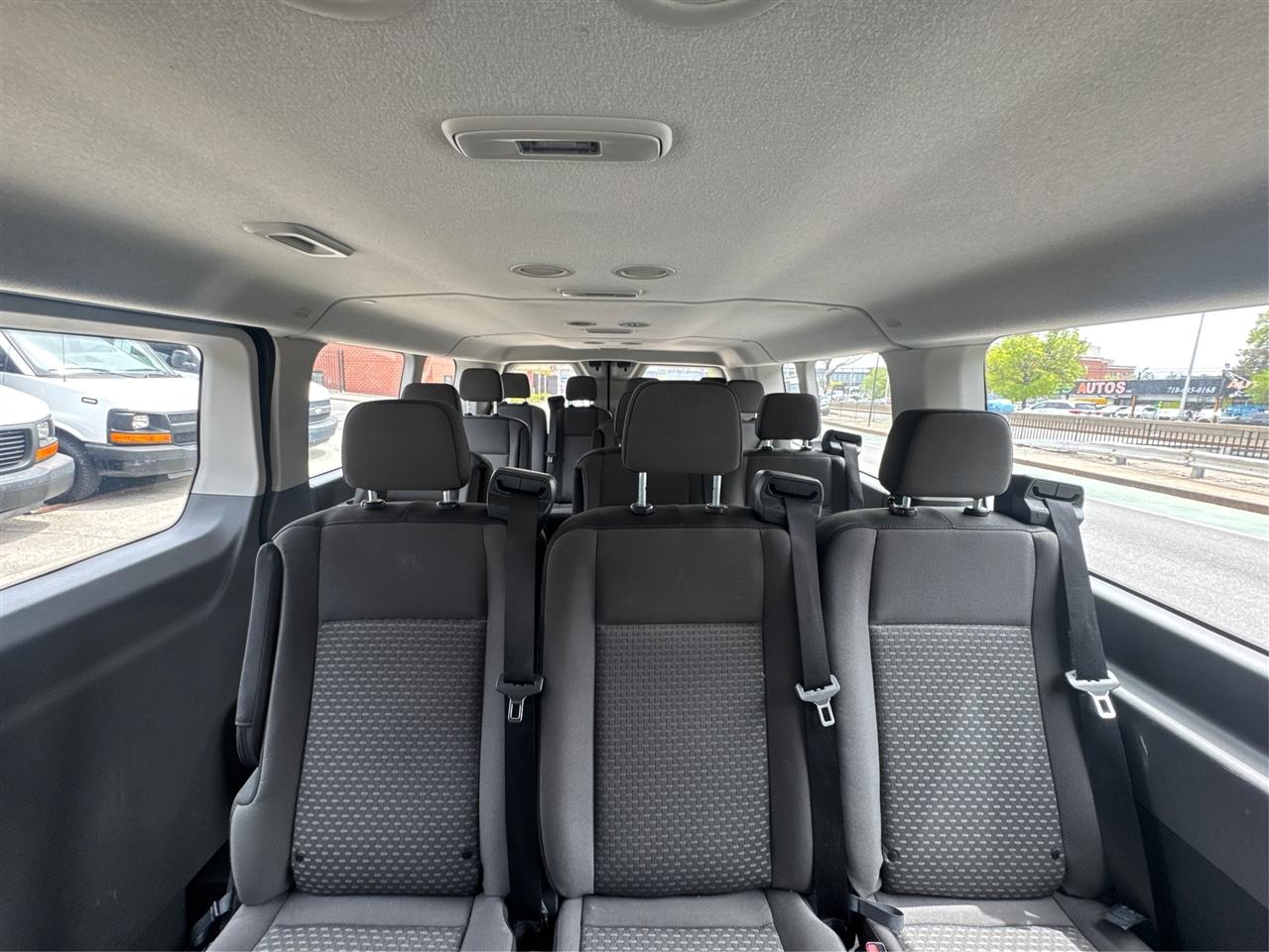 Ford Transit Passenger Wagon T-350 148" Low Roof XLT RWD 2026