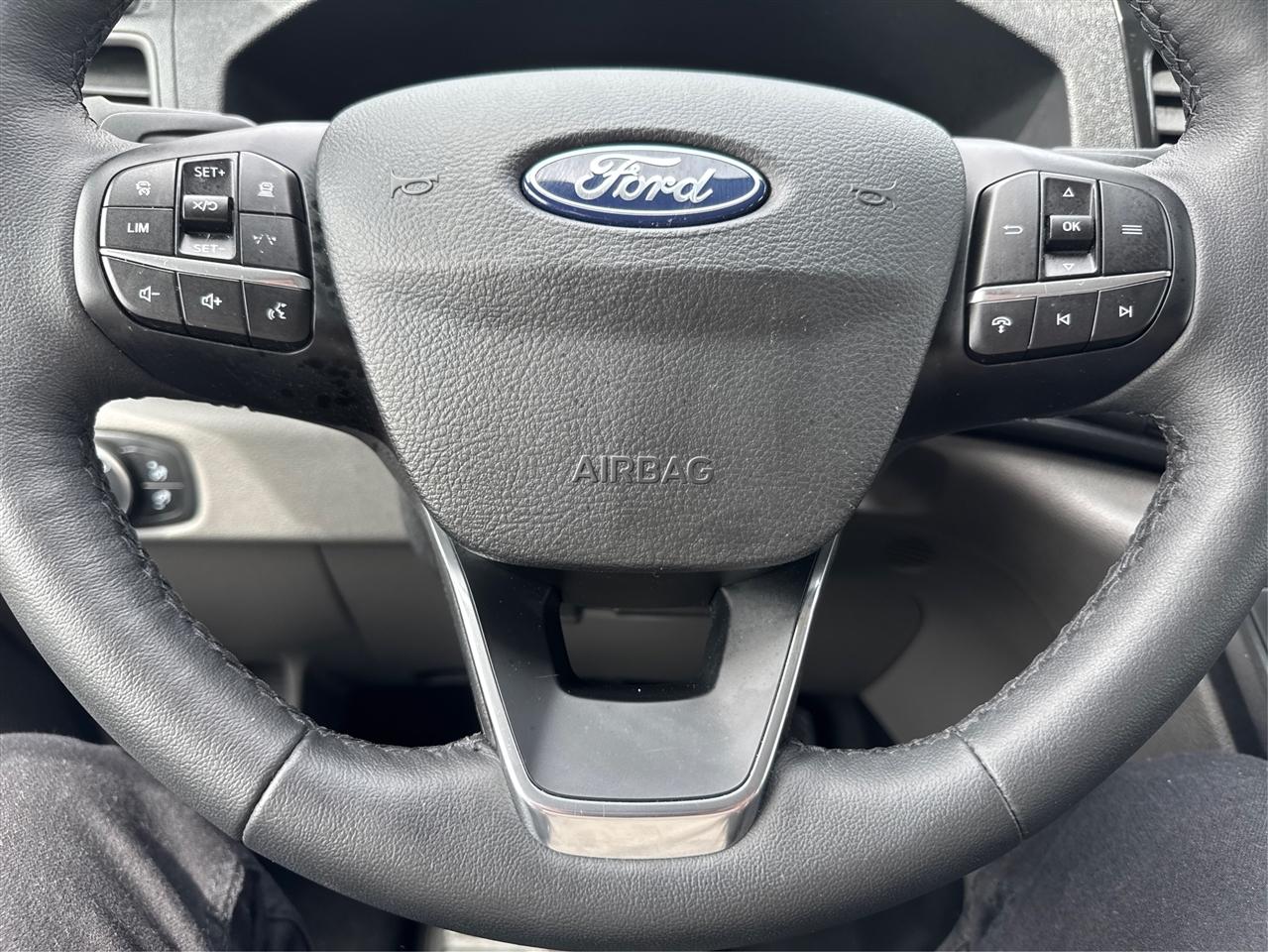 Ford Transit Passenger Wagon T-350 148" Low Roof XLT RWD 2026