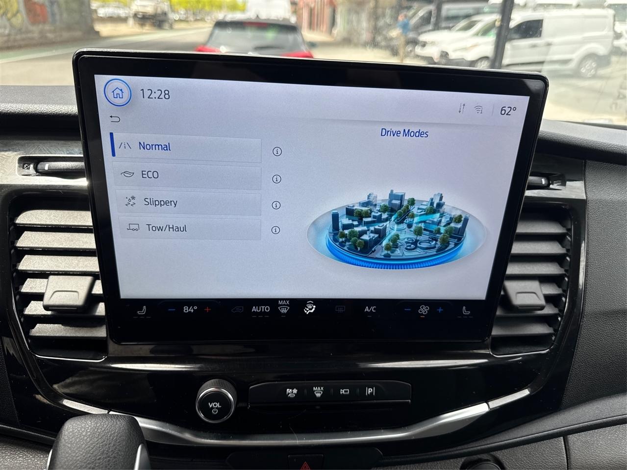 Ford Transit Passenger Wagon T-350 148" Low Roof XLT RWD 2026