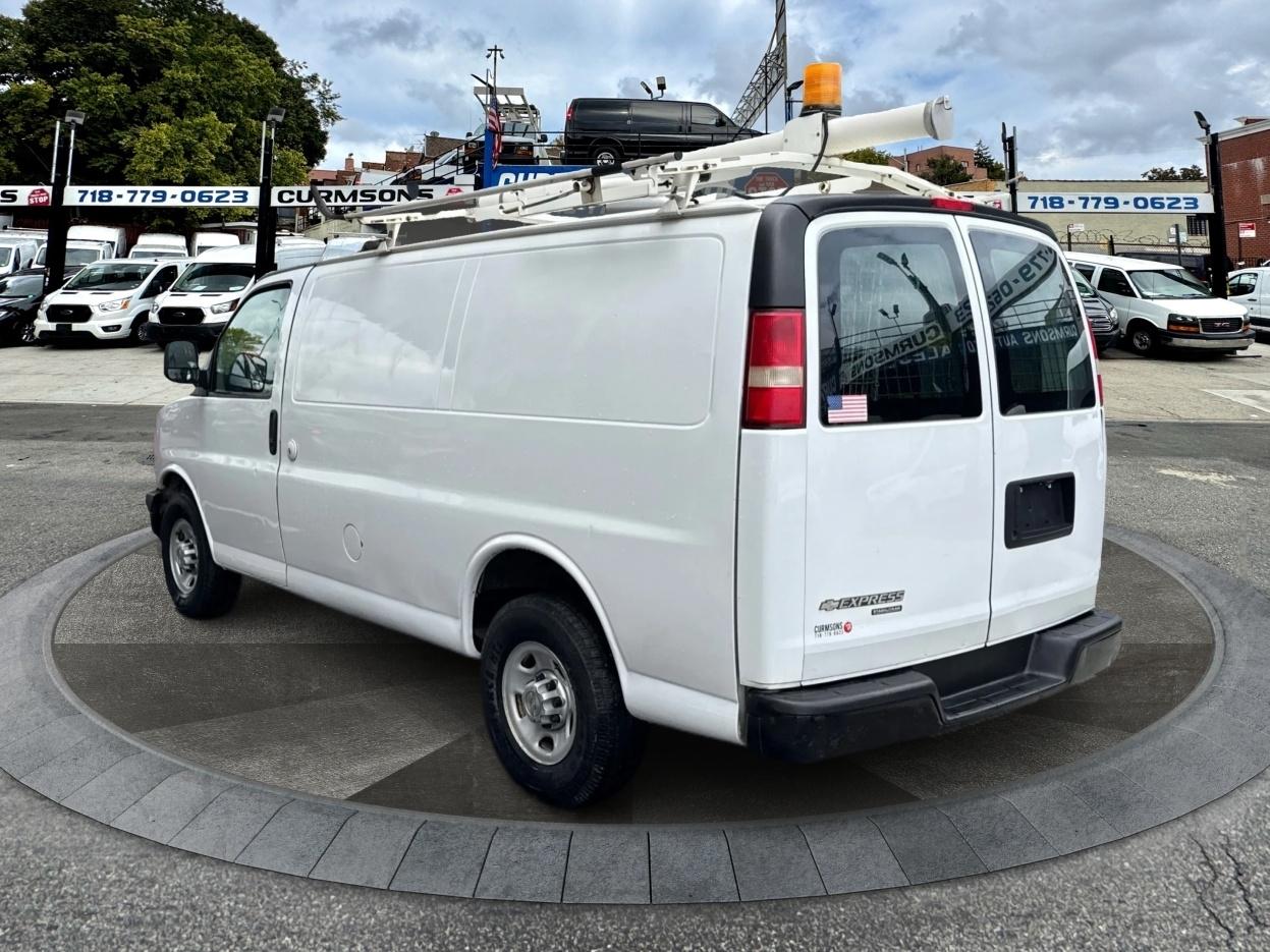 Chevrolet Express Cargo Van RWD 2500 135" 2012