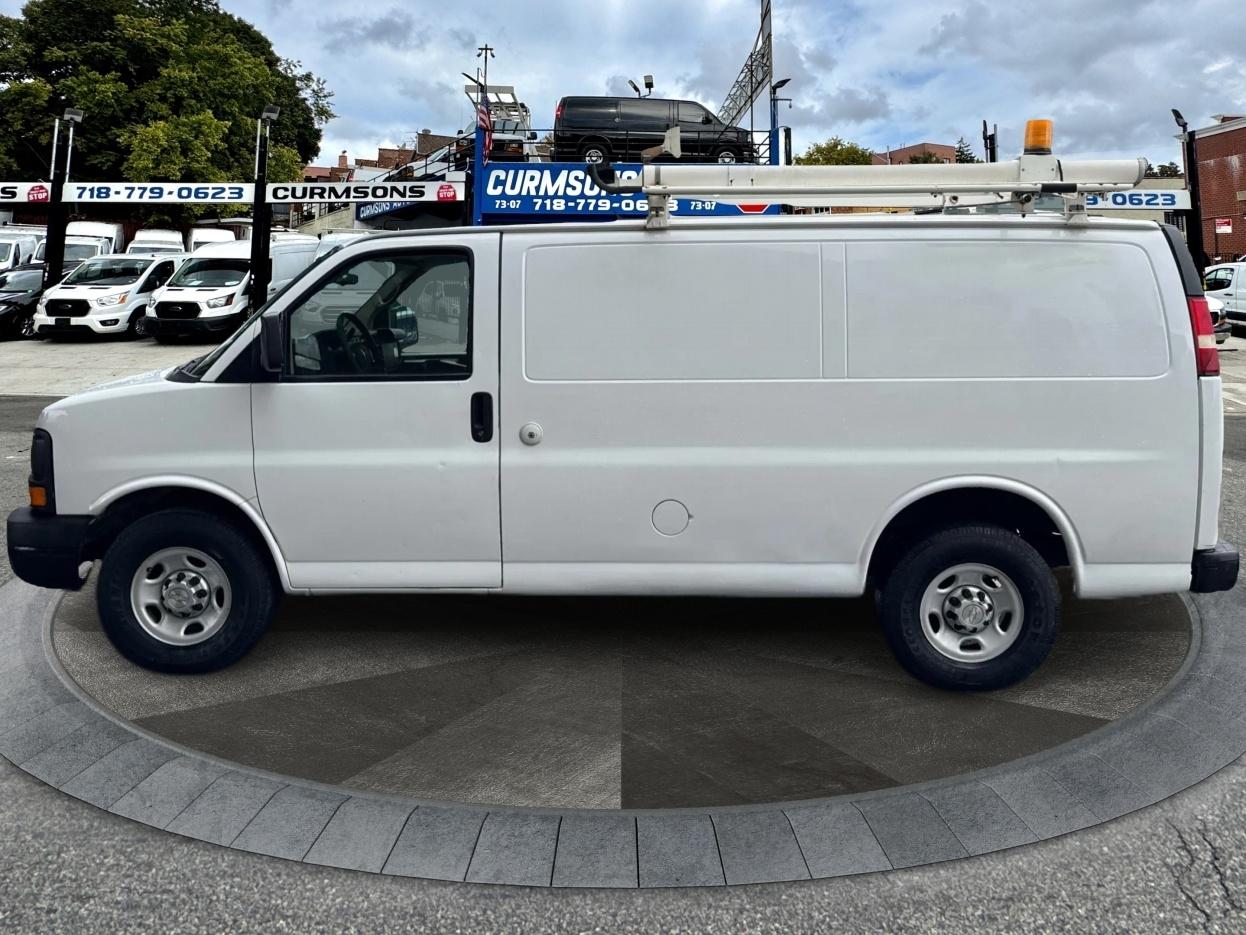 Chevrolet Express Cargo Van RWD 2500 135" 2012