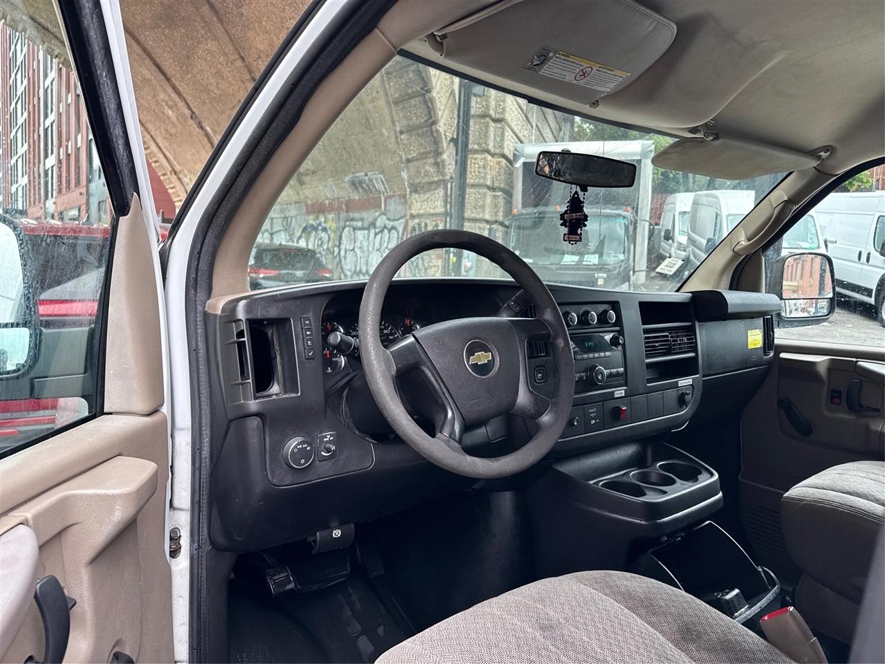 Chevrolet Express Cargo Van RWD 2500 135" 2012