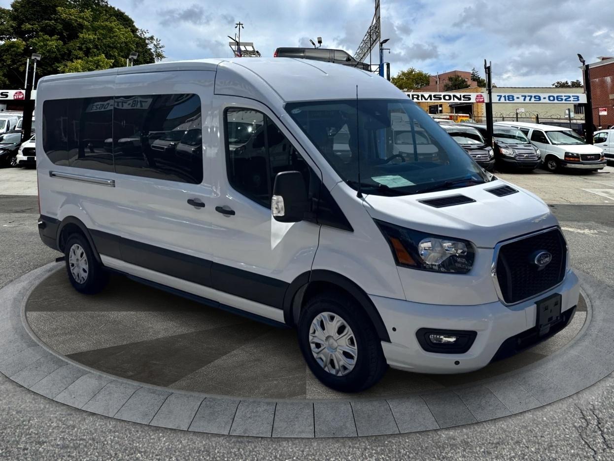 Ford Transit Passenger Wagon T-350 148" Med Roof XLT RWD 2024