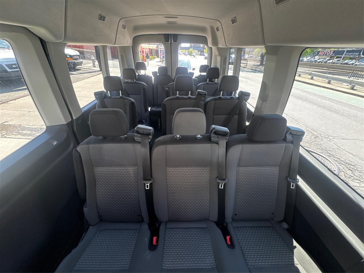 Ford Transit Passenger Wagon T-350 148" Med Roof XLT RWD 2024