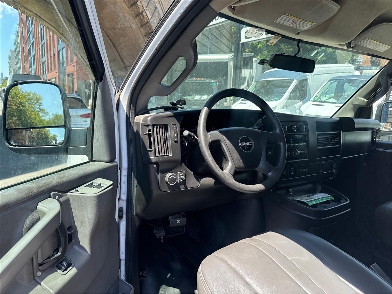 GMC Savana Cargo Van RWD 3500 155" 2018