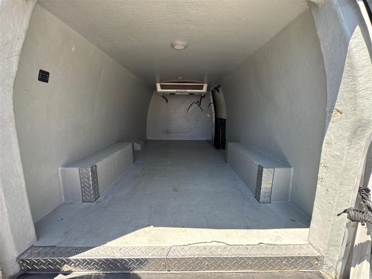 GMC Savana Cargo Van RWD 3500 155" 2018