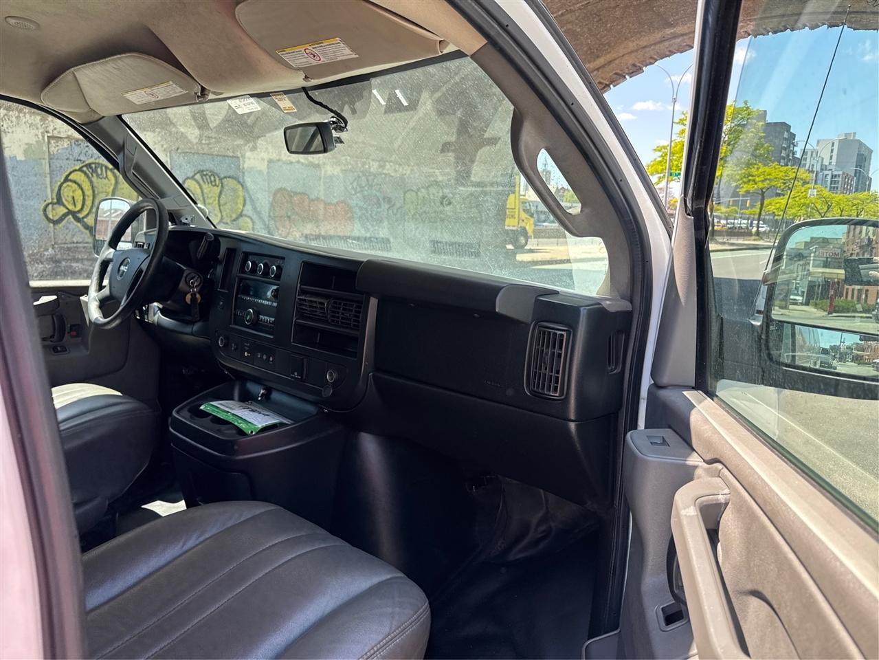 GMC Savana Cargo Van RWD 3500 155" 2018