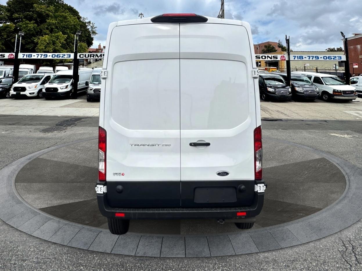 Ford Transit Cargo Van T-250 148" Hi Rf 9070 GVWR RWD 2025