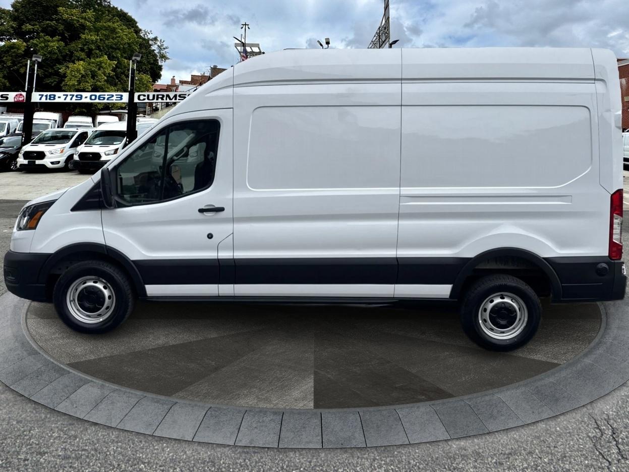 Ford Transit Cargo Van T-250 148" Hi Rf 9070 GVWR RWD 2025