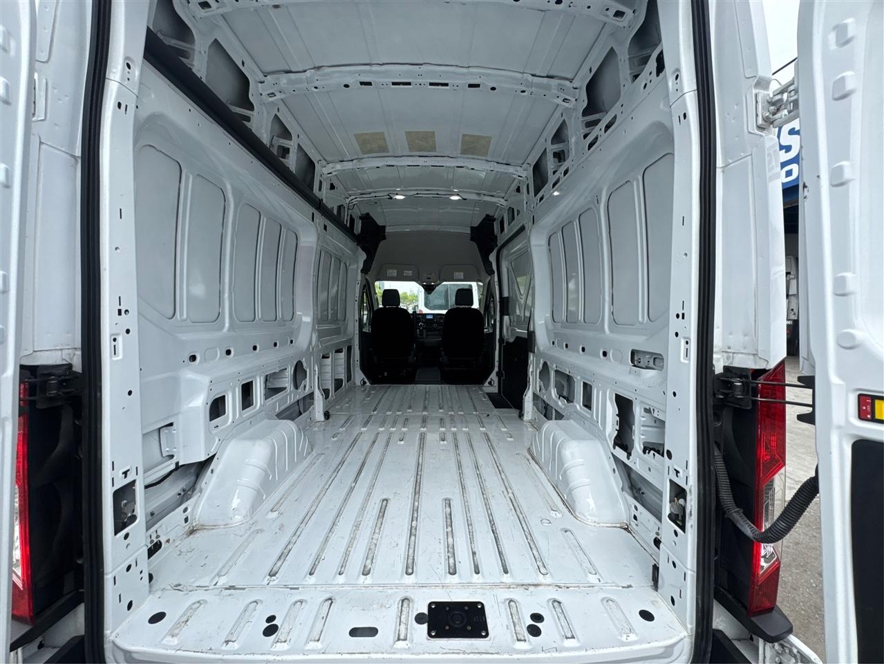 Ford Transit Cargo Van T-250 148" Hi Rf 9070 GVWR RWD 2025