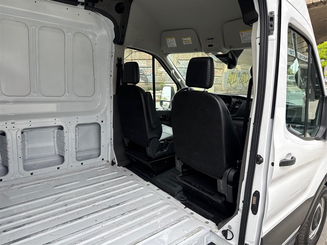 Ford Transit Cargo Van T-250 148" Hi Rf 9070 GVWR RWD 2025