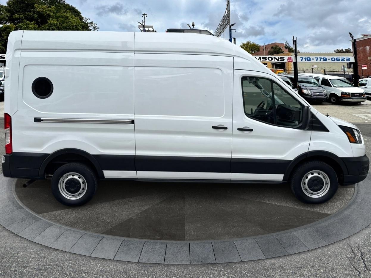 Ford Transit Cargo Van T-250 148" Hi Rf 9070 GVWR RWD 2023