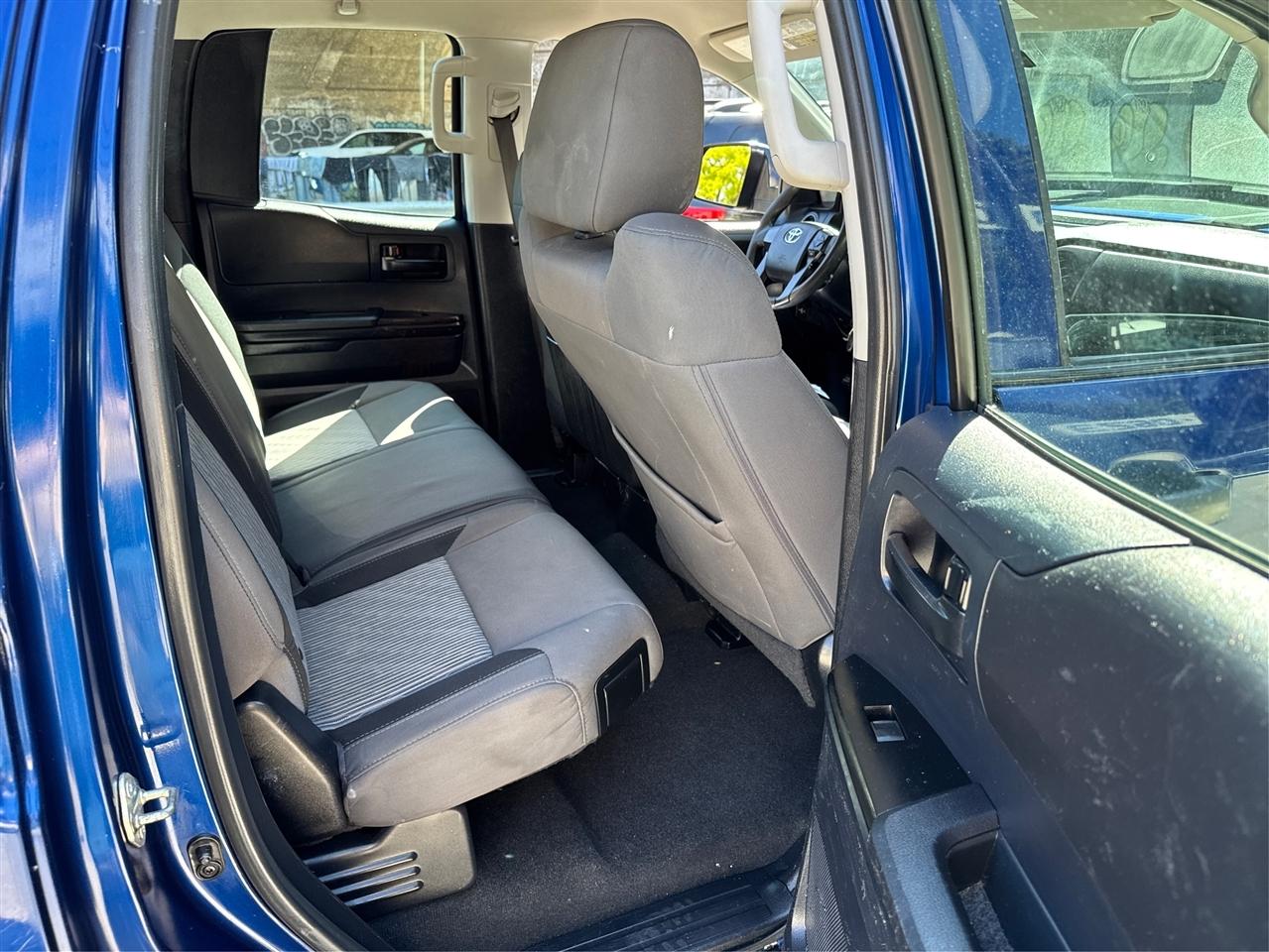 Toyota Tundra 4WD Truck Double Cab 4.6L V8 6-Spd AT SR5 (Natl) 2015