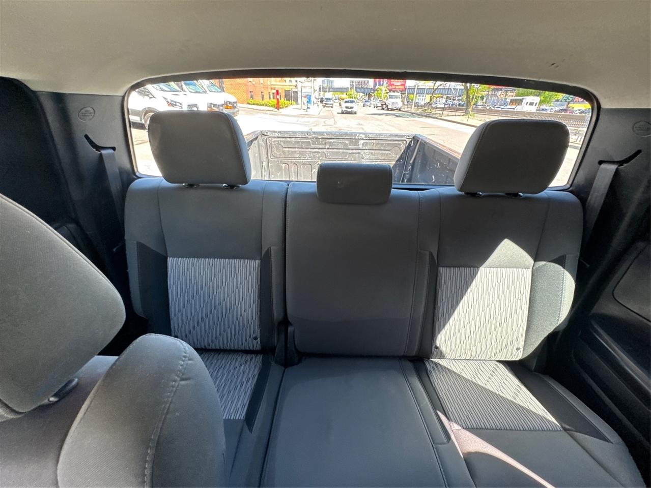 Toyota Tundra 4WD Truck Double Cab 4.6L V8 6-Spd AT SR5 (Natl) 2015