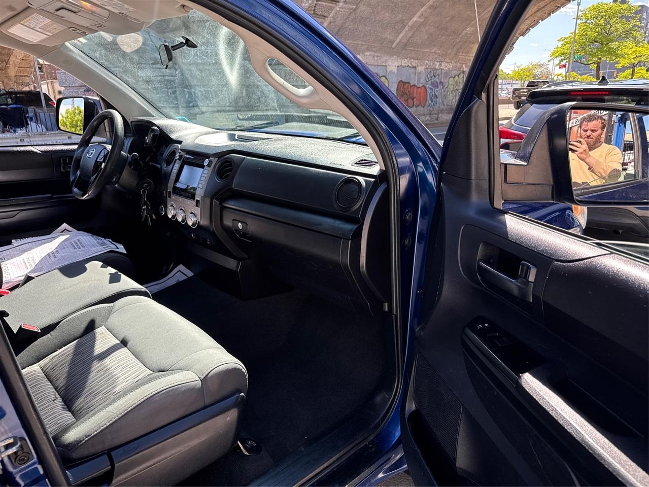Toyota Tundra 4WD Truck Double Cab 4.6L V8 6-Spd AT SR5 (Natl) 2015